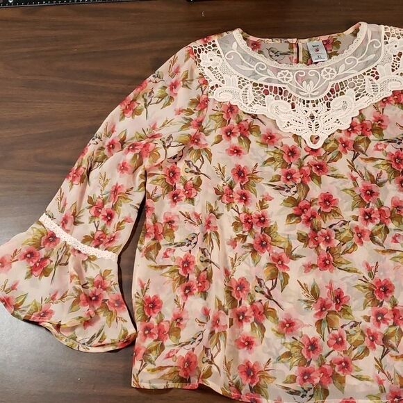 Disney x‎ Lauren Conrad Snow White Sheer Floral & Bird Lace Neck Top Shirt XL - Picture 3 of 11
